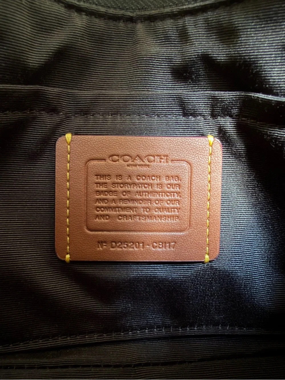 NWT Coach Teri Shoulder Crossbody Bag In Woven Straw & Leather Gold Black CBI17 - Picture 10 of 14